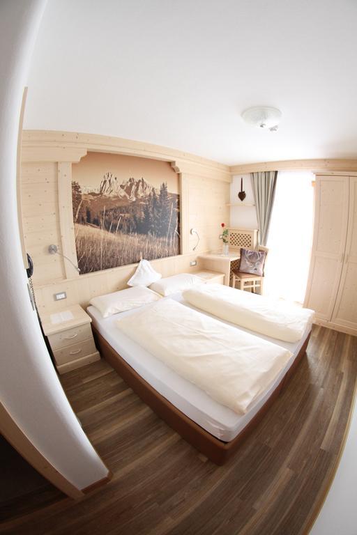Hotel Val セルヴァ・ディ・ヴァル・ガルデーナ 部屋 写真