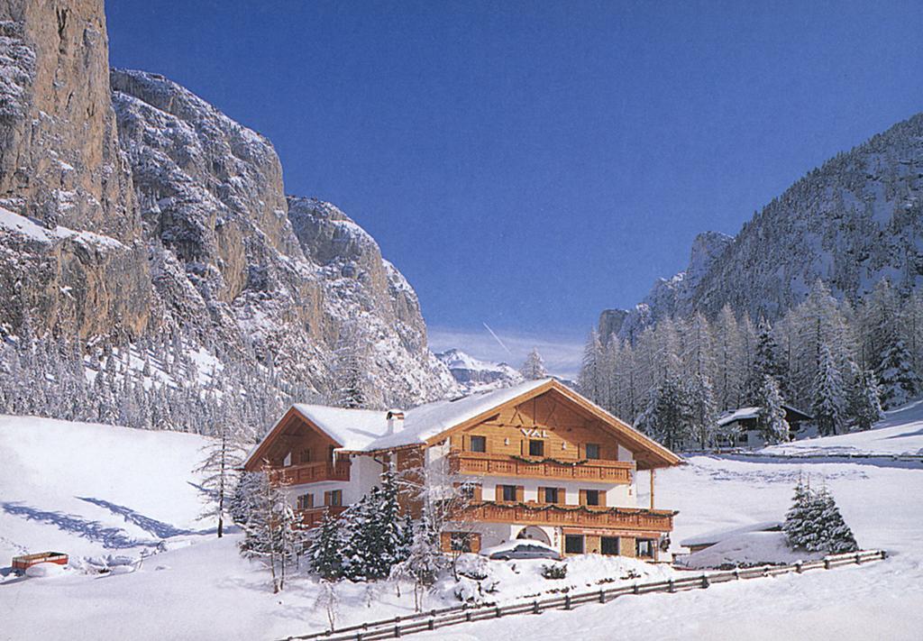 Hotel Val セルヴァ・ディ・ヴァル・ガルデーナ エクステリア 写真
