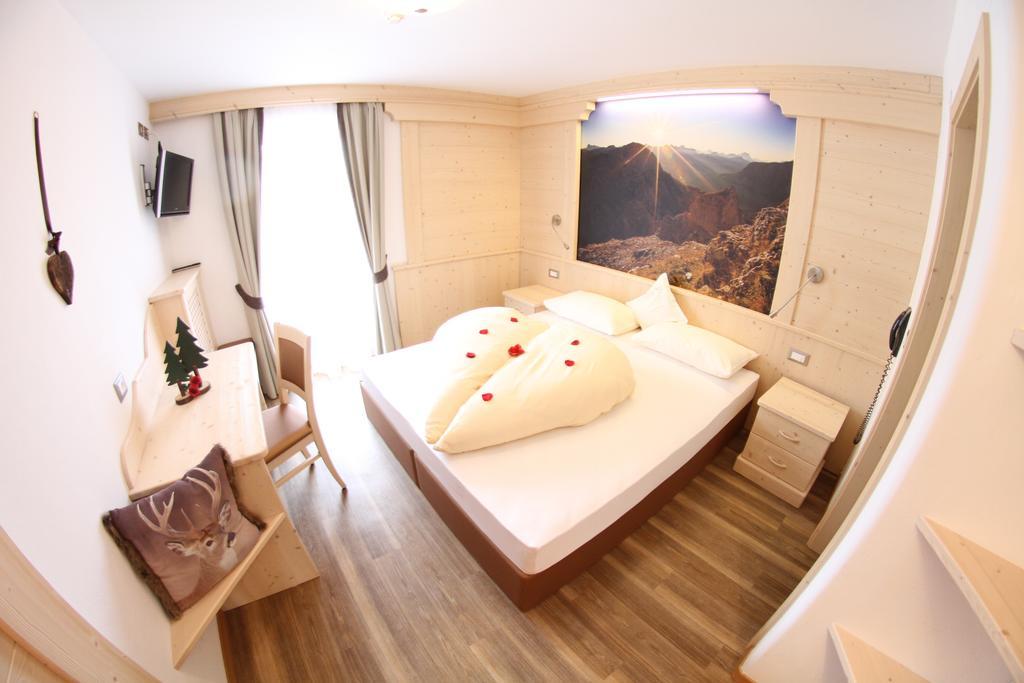 Hotel Val セルヴァ・ディ・ヴァル・ガルデーナ 部屋 写真
